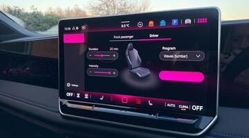 2025 Volkswagen ETSI MHEV R-Line DSG Euro 6 5-door (Blue) - Image: 54