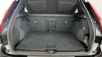 2021 Volvo T3 R-Design Auto Euro 6 5-door (Black) - Image: 5