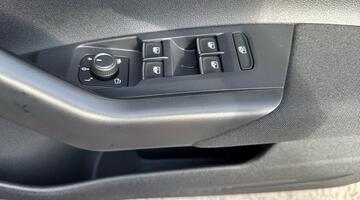 2025 Volkswagen 1.0 TSI R-Line DSG Euro 6 5-door (Red) - Image: 34