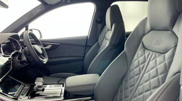 2025 Audi 4.0 TFSI V8 Black Edition Tiptronic quattro Euro 6 5-door (Black) - Image: 41