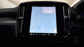 2025 Volvo 2.0 B4 MHEV Plus DCT Auto Euro 6 5-door (Black) - Image: 35