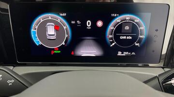 2025 Volkswagen ETSI MHEV R-Line DSG Euro 6 5-door (Black) - Image: 24