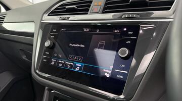 2023 Volkswagen TSI Elegance DSG Euro 6 5-door (Black) - Image: 7