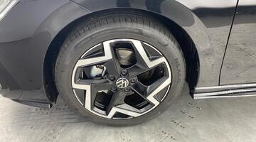 2025 Volkswagen TSI R-Line Euro 6 5-door (Black) - Image: 30