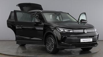 2025 Volkswagen 2.0 TDI Match DSG Euro 6 5-door (Black) - Image: 9