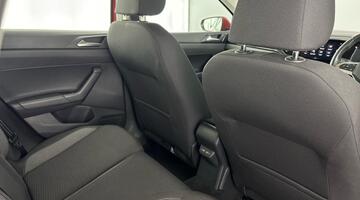 2022 Volkswagen 1.0 TSI Life DSG Euro 6 5-door (Red) - Image: 26