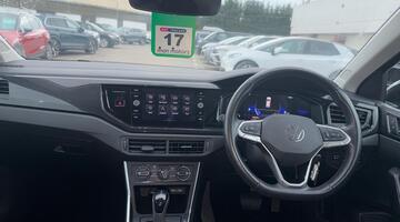 2024 Volkswagen 1.0 TSI Life DSG Euro 6 5-door (Black) - Image: 8