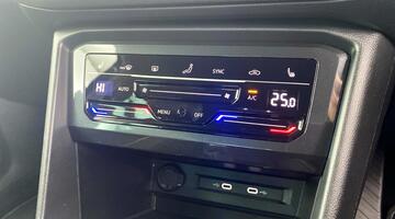 2024 Volkswagen TSI R-Line Edition DSG Euro 6 5-door (Blue) - Image: 13