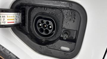 2024 CUPRA EHybrid 12.8kWh VZ2 Design Edition DSG Euro 6 5-door (White) - Image: 45