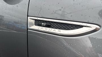 2019 Jaguar 2.0 D180 R-Dynamic S Auto Euro 6 5-door (Grey) - Image: 28