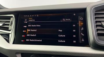 2025 Audi 1.0 TFSI 30 S line Sportback S Tronic Euro 6 5-door (Black) - Image: 15