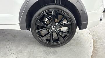 2025 Volkswagen TSI R-Line DSG Euro 6 5-door (White) - Image: 31