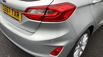 2017 Ford 1.0T EcoBoost Titanium Euro 6 5-door (Silver) - Image: 11