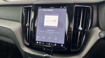 2024 Volvo 2.0 B5 MHEV Plus Auto Euro 6 5-door (Black) - Image: 31