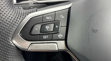 2025 Volkswagen TSI R-Line DSG Euro 6 5-door (White) - Image: 14