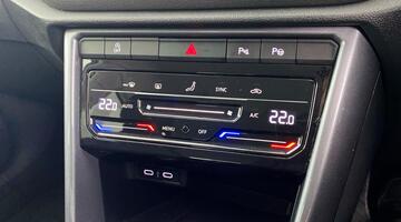 2022 Volkswagen 1.0 TSI Style Euro 6 5-door (White) - Image: 25