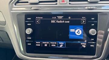 2023 Volkswagen TSI R-Line DSG Euro 6 5-door (Black) - Image: 10