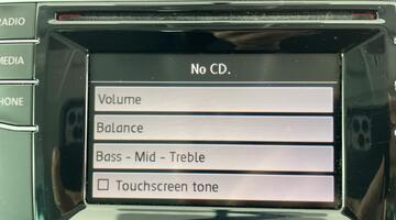 2019 Volkswagen 2.0 TDI T30 BlueMotion Tech Trendline Kombi FWD SWB Euro 6 5-door (White) - Image: 7