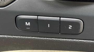 2025 Volvo 2.0 B4 MHEV Ultra Bright DCT Auto Euro 6 5-door (Black) - Image: 26