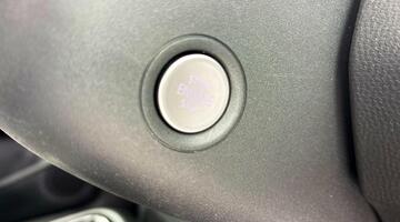 2022 Volkswagen Pro Performance 58kWh Family Auto 5-door (White) - Image: 19