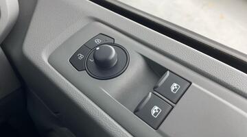 2025 Volkswagen 2.0 TDI T3Commerce Plus FWD SWB Euro 6 5-door (Grey) - Image: 19