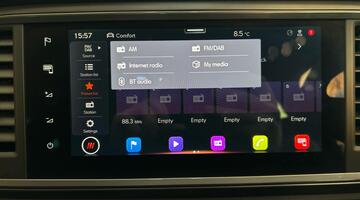 2022 CUPRA 2.0 TSI VZ1 DSG 4-doorive Euro 6 5dr (Grey) - Image: 28