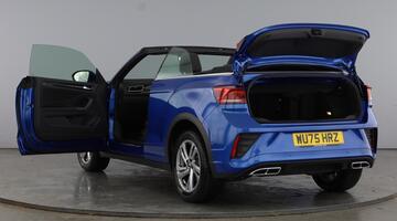 2025 Volkswagen TSI R-Line DSG 2WD Euro 6 2-door (Blue) - Image: 11