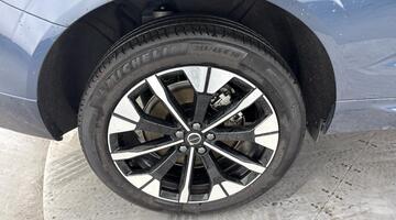 2025 Volvo 2.0 B5 MHEV Ultra Dark Auto Euro 6 5-door (Blue) - Image: 24