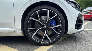 2025 Volkswagen 2.0 TSI R Fastback DSG 4Motion Euro 6 5-door (White) - Image: 5