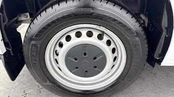 2025 Volkswagen 2.0 TDI T28 Commerce Plus FWD SWB Euro 6 5-door (White) - Image: 26