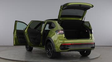 2024 Volkswagen TSI R-Line DSG Euro 6 5-door (Green) - Image: 11