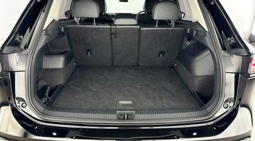 2025 Volkswagen ETSI MHEV Match DSG Euro 6 5-door (Black) - Image: 34