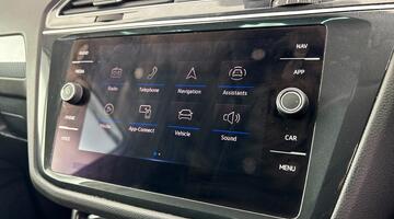 2021 Volkswagen TSI Life Euro 6 5-door (White) - Image: 18