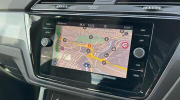 2025 Volkswagen TSI EVO R-Line DSG Euro 6 5-door (Grey) - Image: 13