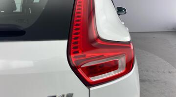 2019 Volvo 2.0 T4 Inscription Auto Euro 6 5-door (White) - Image: 18