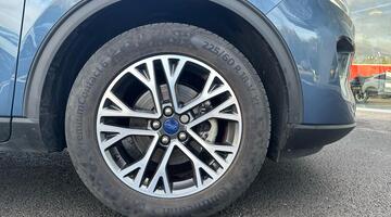 2021 Ford EcoBlue Titanium Edition Auto Euro 6 5-door (Blue) - Image: 6