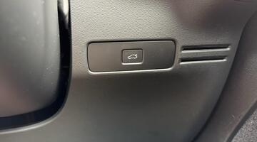 2024 Volvo 2.0 B4 MHEV Ultra Bright DCT Auto Euro 6 5-door (Silver) - Image: 46