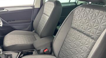 2020 Volkswagen TSI Life DSG Euro 6 5-door (White) - Image: 33