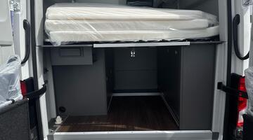 2025 Volkswagen 2.0 TDI 600 Auto Euro 6 4-door (Beige) - Image: 19