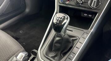 2022 Volkswagen 1.0 TSI Life Euro 6 5-door (White) - Image: 23