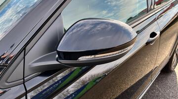 2025 Volkswagen 1.0 TSI Life Euro 6 5-door (Black) - Image: 32