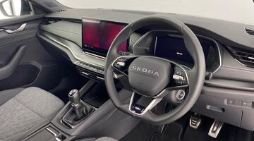 2025 Škoda TSI ACT SportLine Euro 6 5-door (Silver) - Image: 7