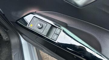 2020 Volkswagen Pro Performance 58kWh Life Auto 5-door (Silver) - Image: 29