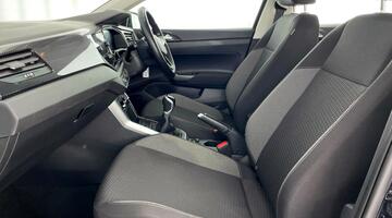 2022 Volkswagen 1.0 TSI Life Euro 6 5-door (Black) - Image: 35