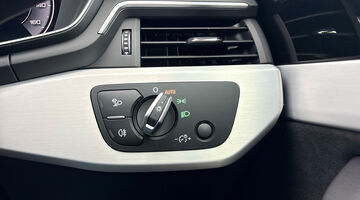 2023 Audi 2.0 TFSI 35 S line Sportback S Tronic Euro 6 5-door (White) - Image: 24