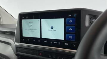 2025 Volkswagen T32 65kWh Commerce Plus Auto RWD SWB 5-door (White) - Image: 18