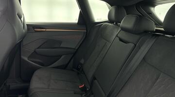 2025 CUPRA 2.0 TSI VZ1 DSG 4-doorive Euro 6 5dr (Black) - Image: 37