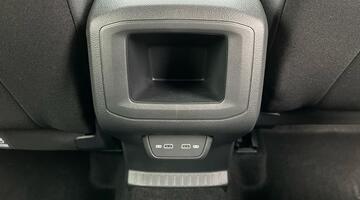 2025 Volkswagen 1.0 TSI Match Euro 6 5-door (Silver) - Image: 44