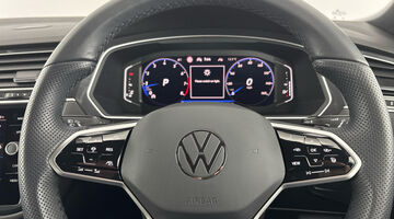 2025 Volkswagen TSI R-Line DSG Euro 6 5-door (White) - Image: 18