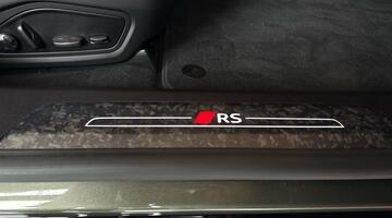 2025 Audi Performance 105kWh Carbon Black Auto quattro 4-door (Green) - Image: 17